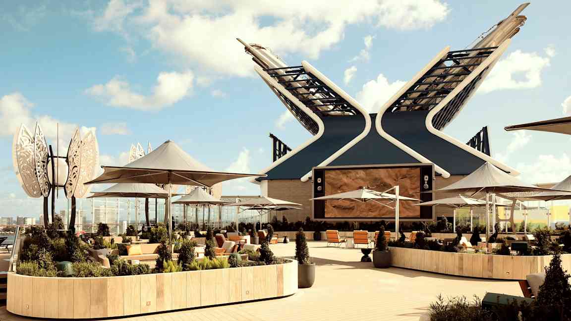 Moderni ulkoalue, jossa on aurinkovarjoja, istuimia ja kasveja risteilyaluksella. (Tekoälyn luoma teksti)