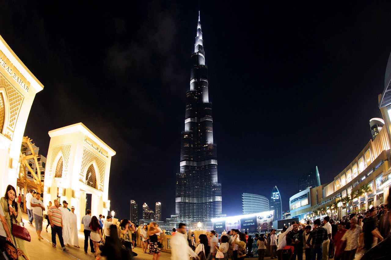 Burj Khalifa on maailman korkein pilvenpiirtäjä