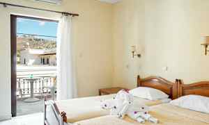 Kahden hengen huone vuorille päin