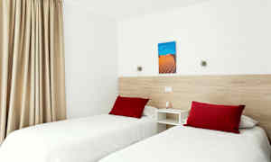 Kaksio laguunin puolella / Kaksio, jossa on joko parveke tai terassi