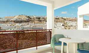 Kaksio ylimmässä kerroksessa