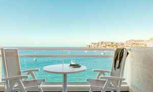 Kaksio ylemmissä kerroksissa, merinäköala