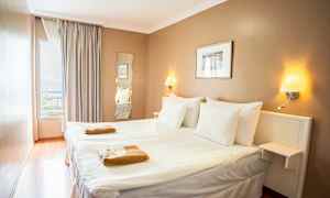 Kaksio allasalueelle päin