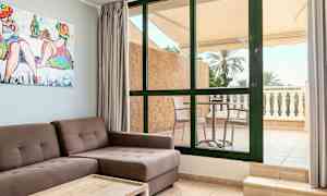 Kaksio kahdessa tasossa, parveke