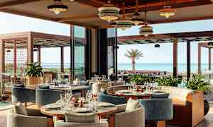 Tyylikäs ravintola merinäköalalla. (Tekoälyn luoma teksti)