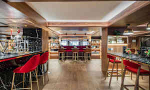 Yhdistetty baari/ravintola