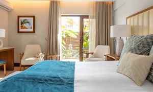 Kahden hengen Deluxe-huone puutarhaan päin