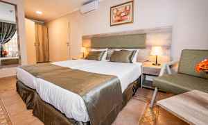 Kahden hengen huone meren puolella