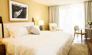 Duplettihuone sviitti ja merinäköala