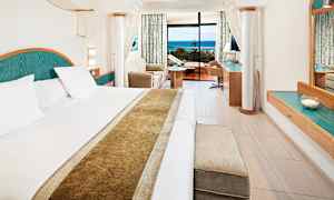 Kahden hengen huone ja merinäköala