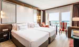 Kahden hengen huone merelle päin