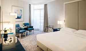 Kahden hengen huone, parveke meren puolella