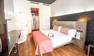 Esimerkkikuva kahden hengen huoneesta