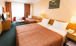 Esimerkki kahden hengen huoneesta