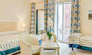 Kahden hengen huone, parveke