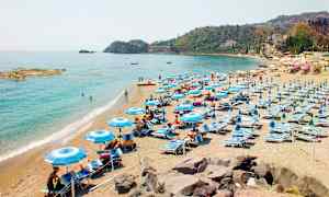 Beach club, noin 1,5 km hotellista