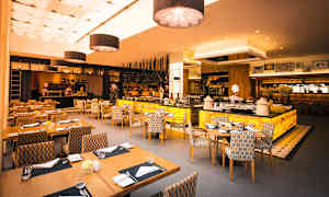 Buffetravintola, jossa kansainvälisiä ruokia