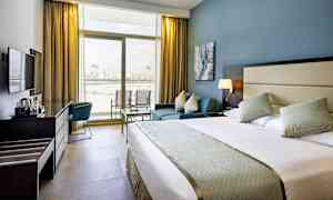 Kahden hengen huone ympäristön suuntaan