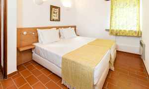 Esimerkki makuuhuoneesta