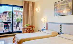 Kahden hengen huone, parveke