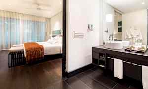 Esimerkkikuva kahden hengen Deluxe-huoneesta