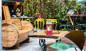 Yhdistetty ravintola/baari