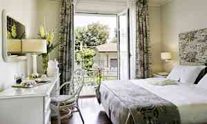 Kahden hengen parvekkeellinen huone, näköalat Apenniinien vuoriston suuntaan