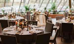 À la carte -ravintola, jonka listalla on kansainvälisiä ruokia