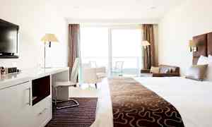 Juniorsviitti, jaettu parveke