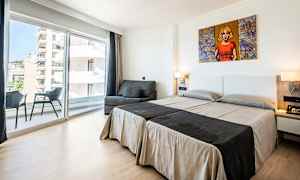 Kahden hengen huone, parveke