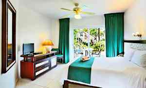 Kahden hengen huone meren puolella