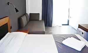 Esimerkkikuva kahden hengen huoneesta