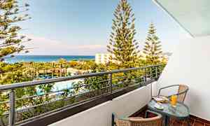 Kahden hengen huone ja merinäköala