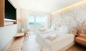 Kahden hengen huone ja merinäköala