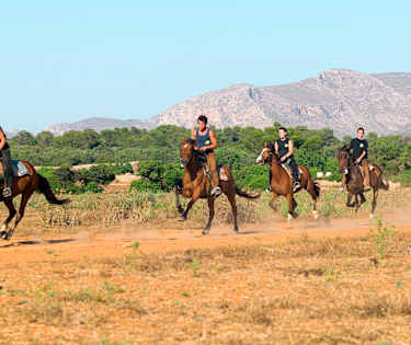 Ole cowboy yhden illan ajan Rancho Grandella!