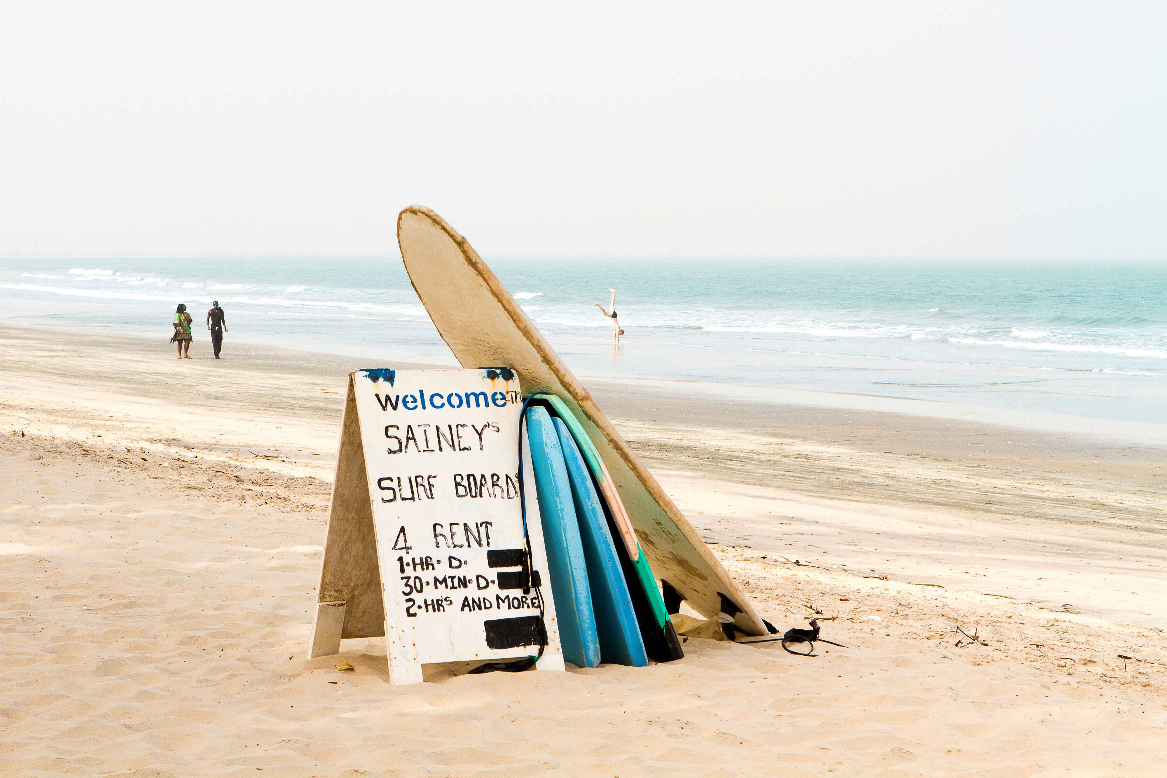 Ranta Bungalow Beach -hotellin luona, Gambia