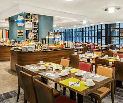 À la carte -ravintolan listalla on sekä paikallisia että kansainvälisiä herkkuja