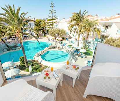 Sviitti, jossa on kaksi huonetta, allasalueelle päin