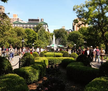 Washington Square Park sijaitsee vain 200 metrin päässä hotellista