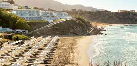 Sunwing Makrigialos Beachin ja Ocean Beach Clubin edessä oleva ranata