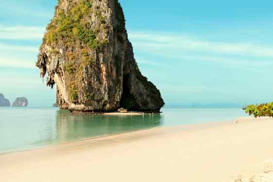 Phra Nang Beach, joka sijaitsee Railay Beachin lähellä, Krabilla