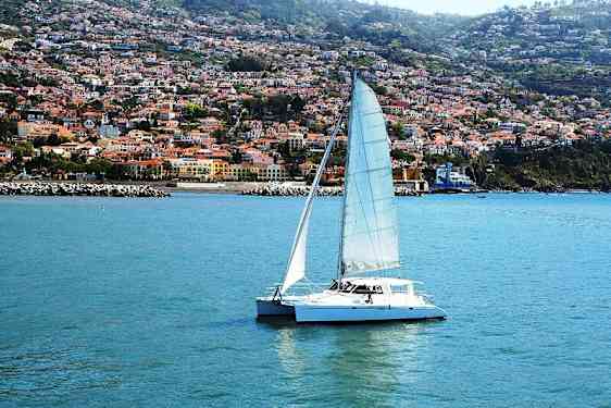 FNC Catamaran – Magic Dolphin PM (CAPM)