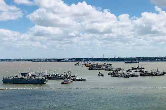 Haaksirikkoutuneita laivoja Montevideon edustalla