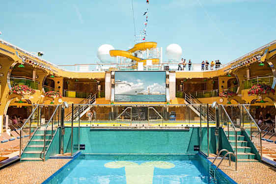 Costa Smeraldan uima-allasalue