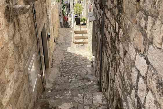 Dubrovnikin kapeat kujat