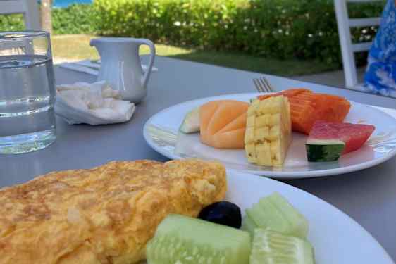 Aamiainen Sunprime Kamala Beach -hotellissa