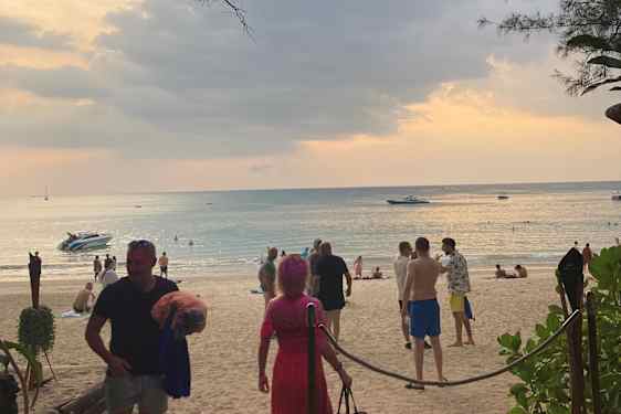 Auringonlasku Café del Marin luona