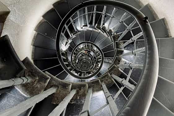 The Monumentin kierreportaat