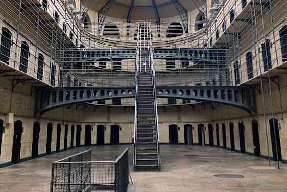 Inuti vankila Kilmainham Gaol.