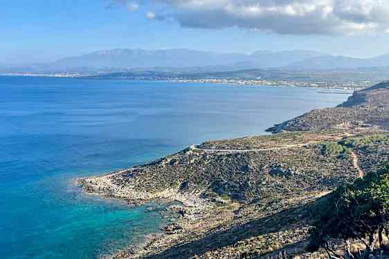 Rannikkotie Kolymbarista Afrataan